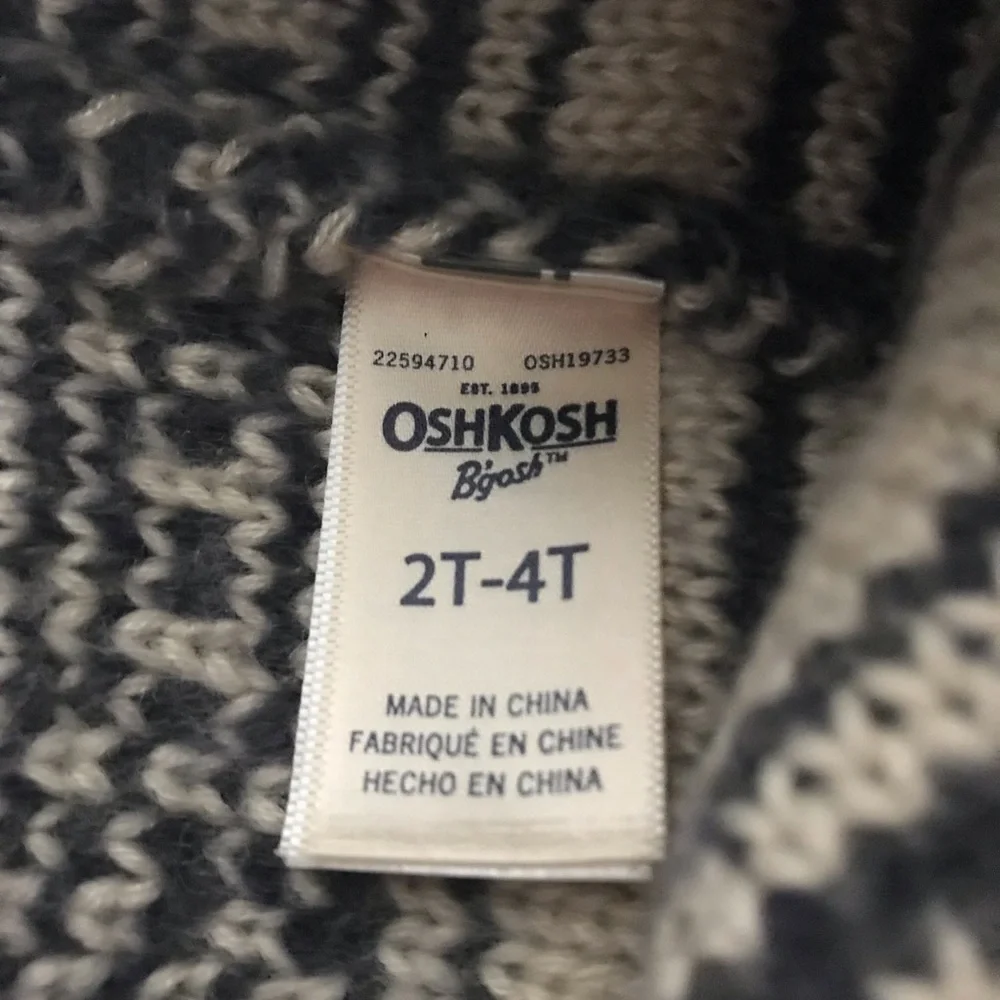 Oshkosh boy hat 2T-4T gray and white knit hat